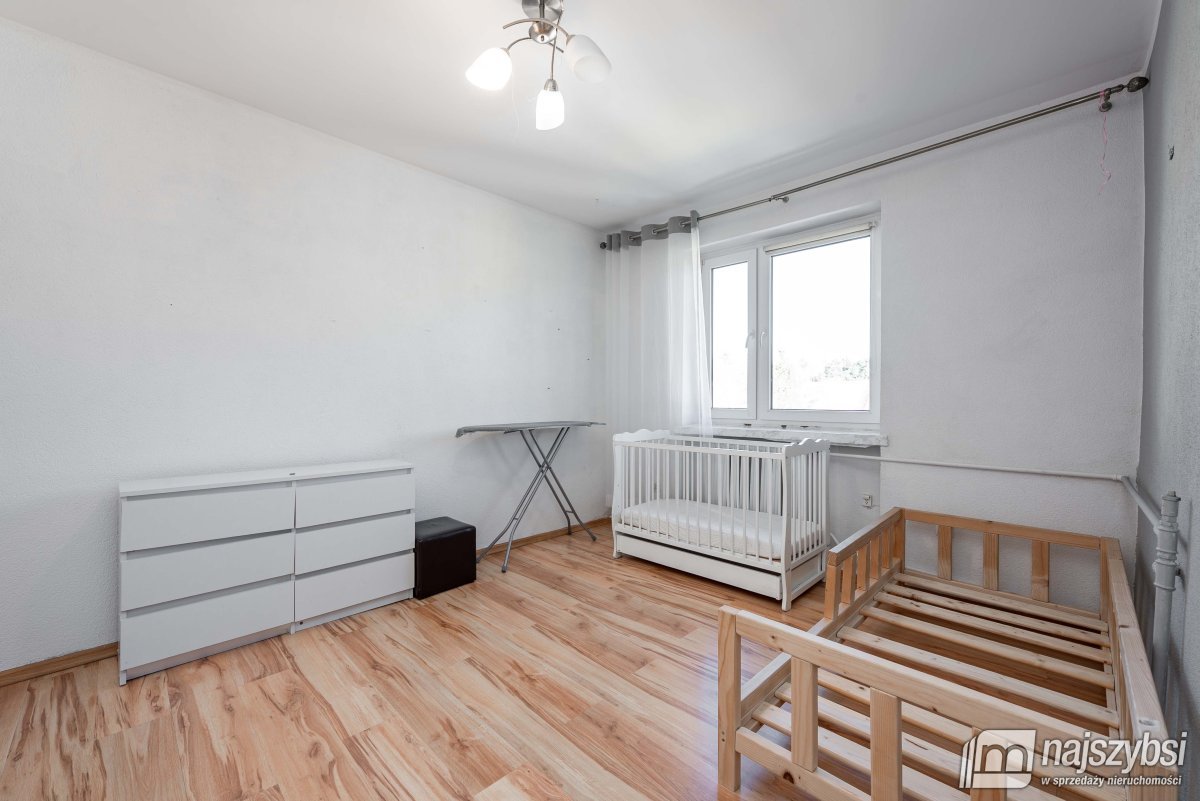 Płoty - przestronny dom w spokojnej części miasta! (17)