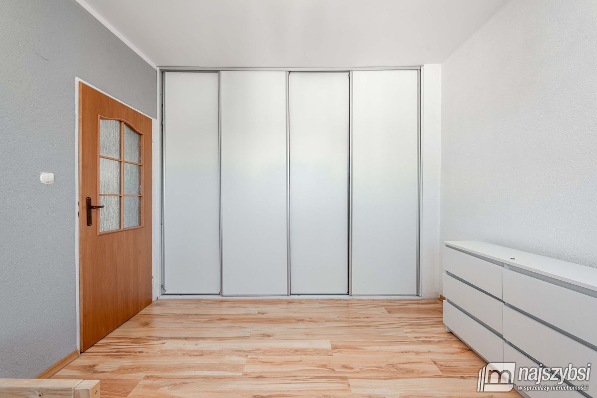 Płoty - przestronny dom w spokojnej części miasta! (18)