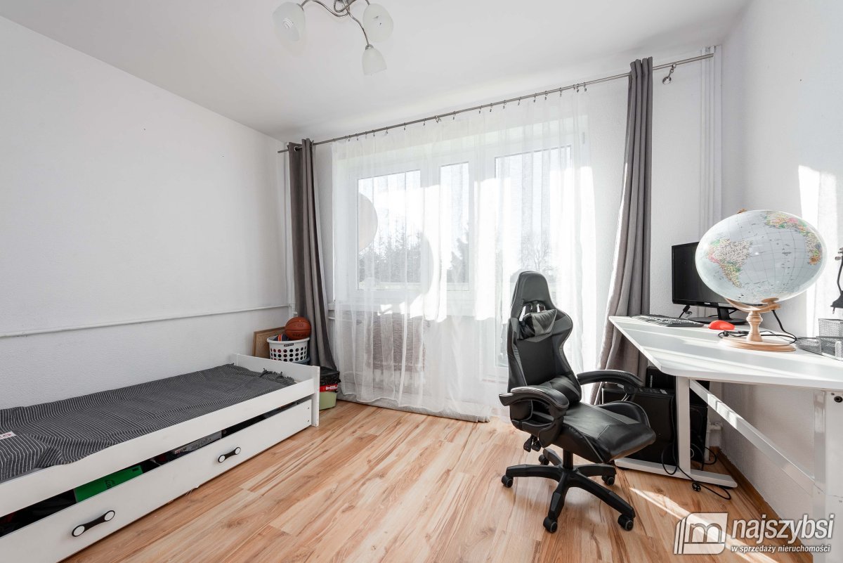 Płoty - przestronny dom w spokojnej części miasta! (21)