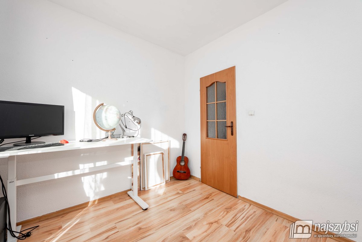 Płoty - przestronny dom w spokojnej części miasta! (22)