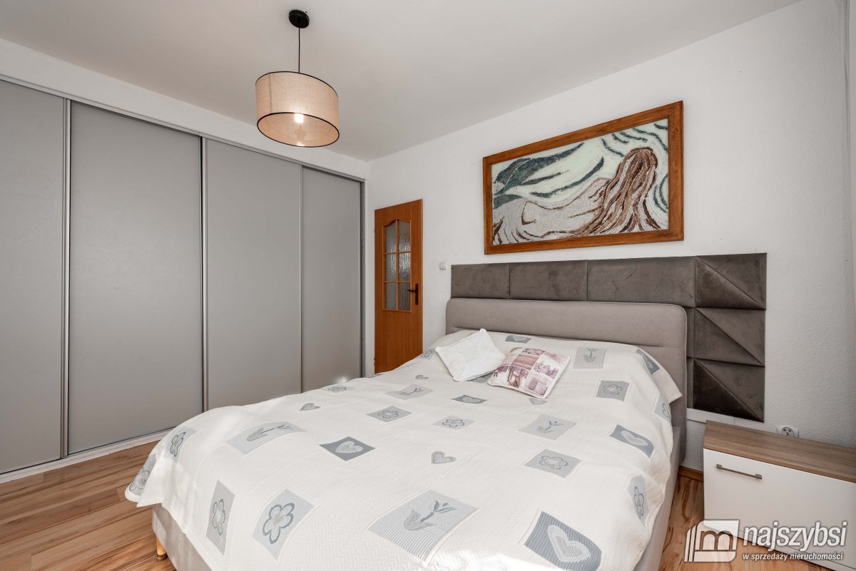 Płoty - przestronny dom w spokojnej części miasta! (25)