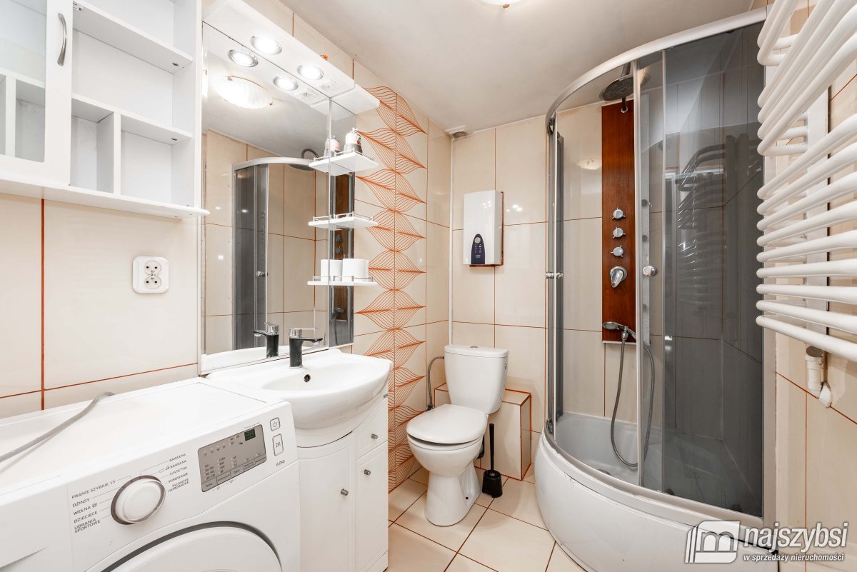 Płoty - przestronny dom w spokojnej części miasta! (28)