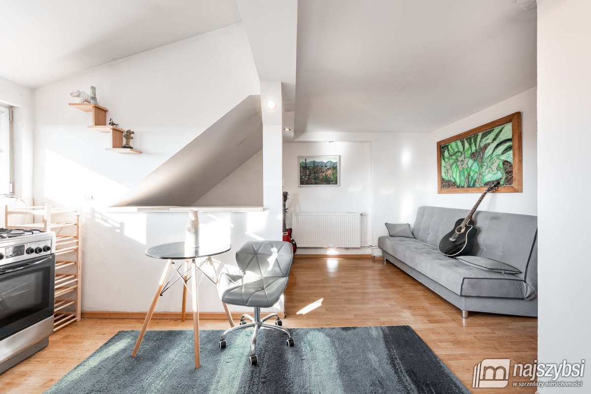 Płoty - przestronny dom w spokojnej części miasta! (29)