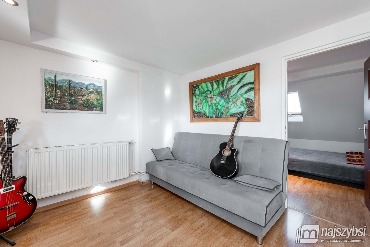 Płoty - przestronny dom w spokojnej części miasta! (31)