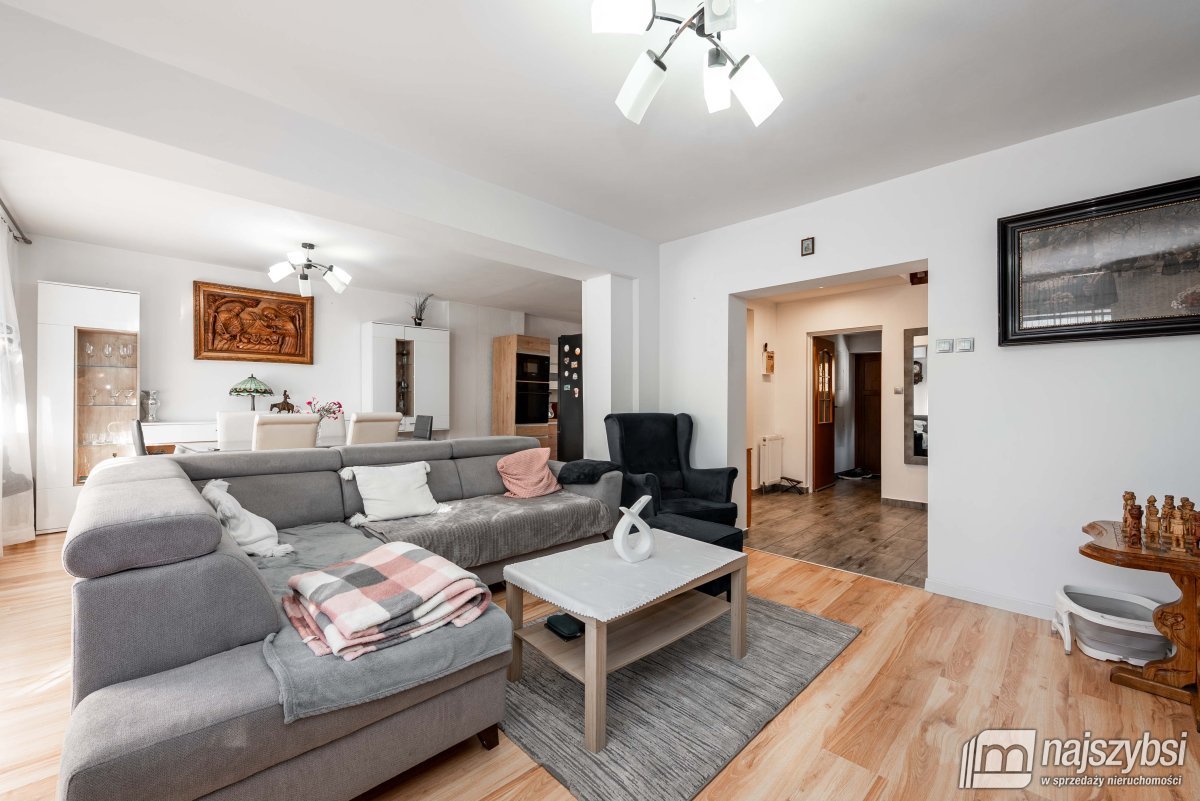 Płoty - przestronny dom w spokojnej części miasta! (7)