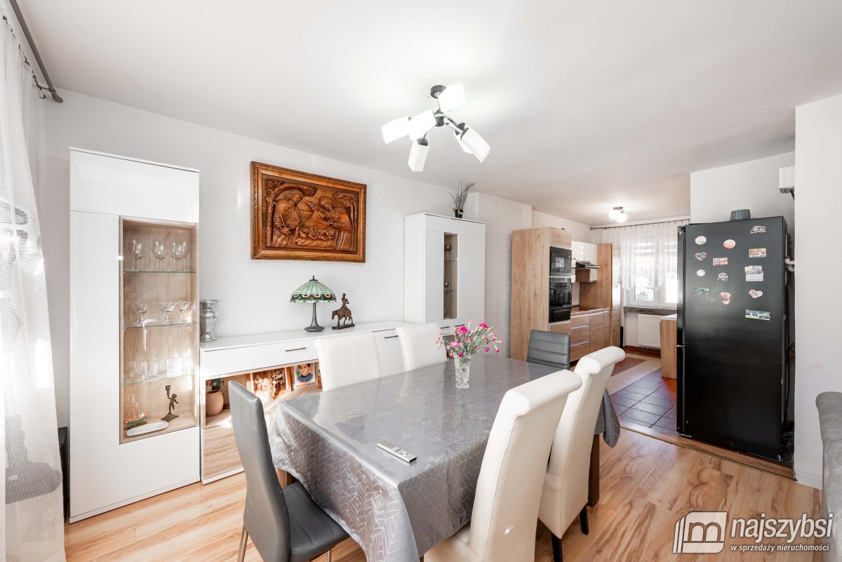 Płoty - przestronny dom w spokojnej części miasta! (9)