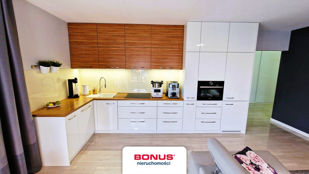 3 pokoje z balkonem + 2 miejsca w garażowcu (3)