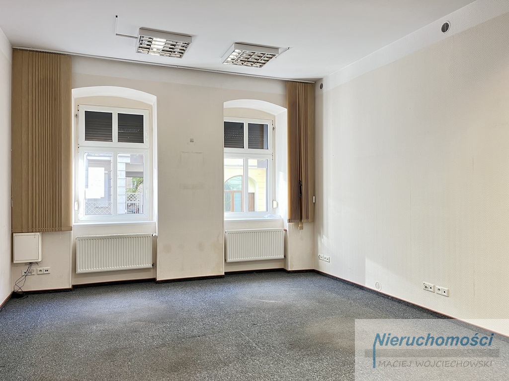 Lokal w Śródmieściu z wejściem z ulicy (2)