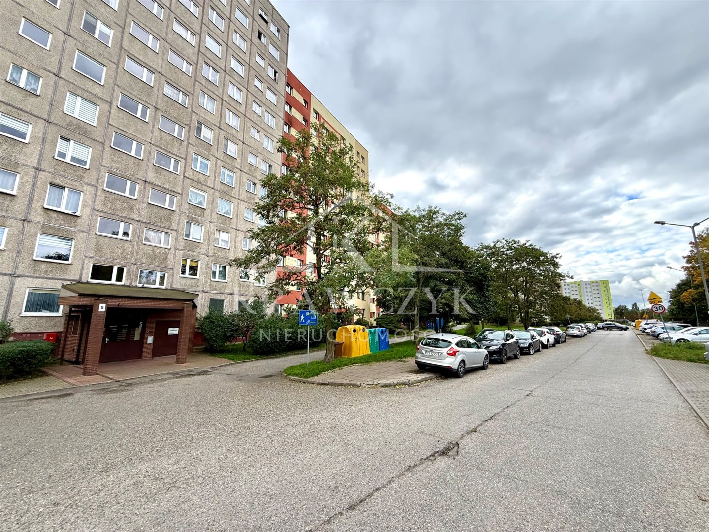 Os. Słoneczne - murowany garaż - 16,5m2  (1)