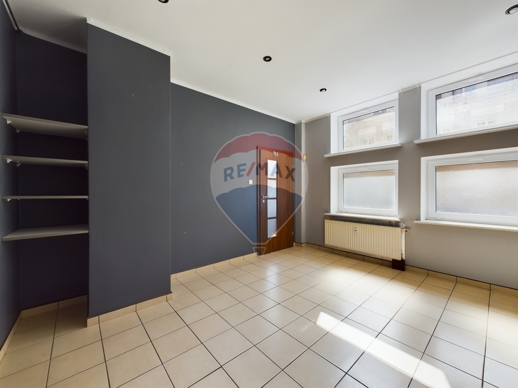 Budynek mieszkalno-usługowy w centrum Szczecinka! (18)