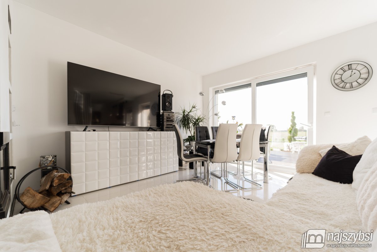 Wrzosowo - pół domu w zabudowie bliźniaczej 2024r
 (9)