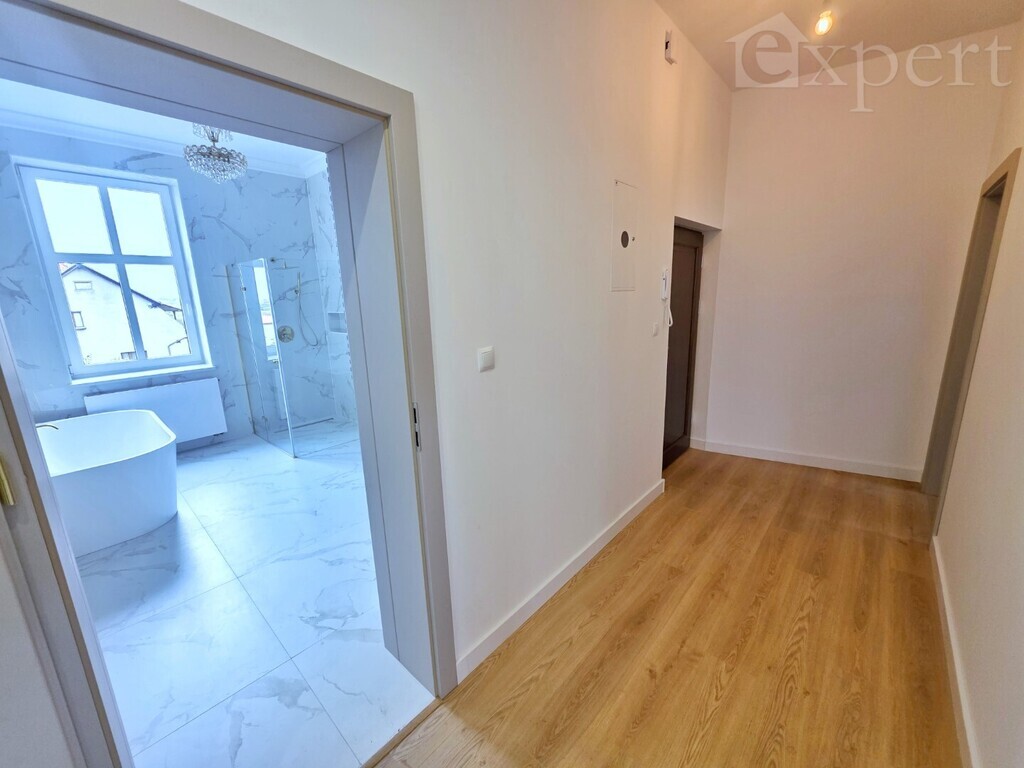 Nowoczesne 3 pokojowe mieszkanie, 1 piętro. Garaż (13)