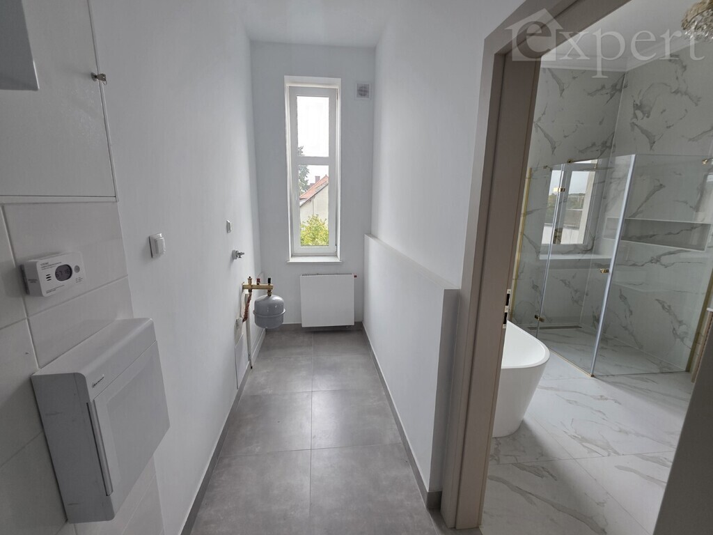 Nowoczesne 3 pokojowe mieszkanie, 1 piętro. Garaż (22)