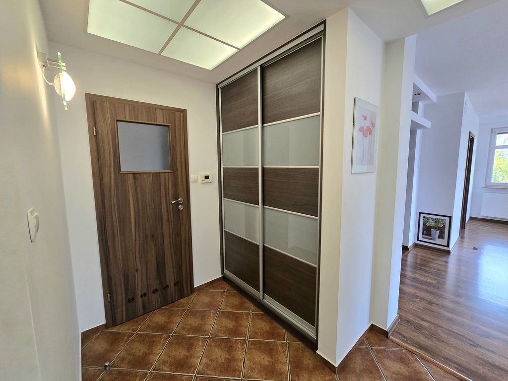 Piękne mieszkanie z dużym tarasem (10)