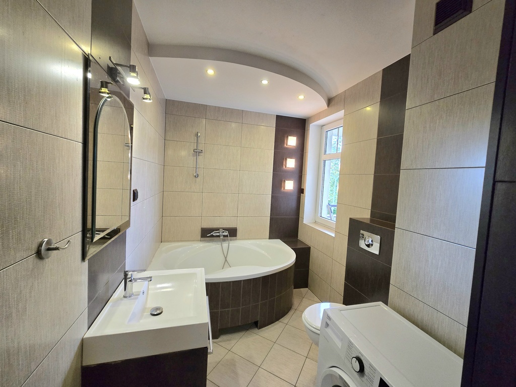 Piękne mieszkanie z dużym tarasem (9)