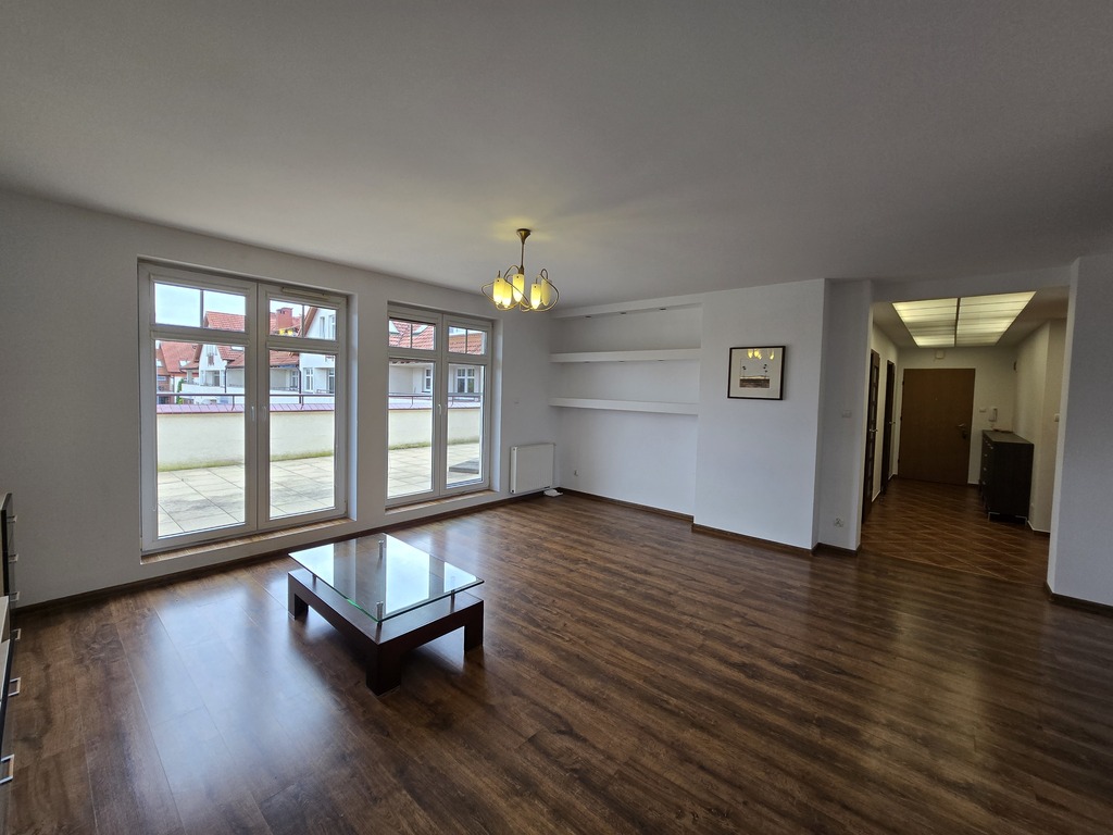 Piękne mieszkanie z dużym tarasem (8)