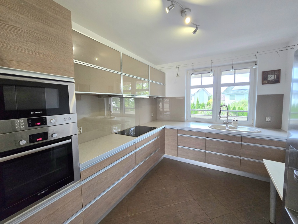 Piękne mieszkanie z dużym tarasem (7)