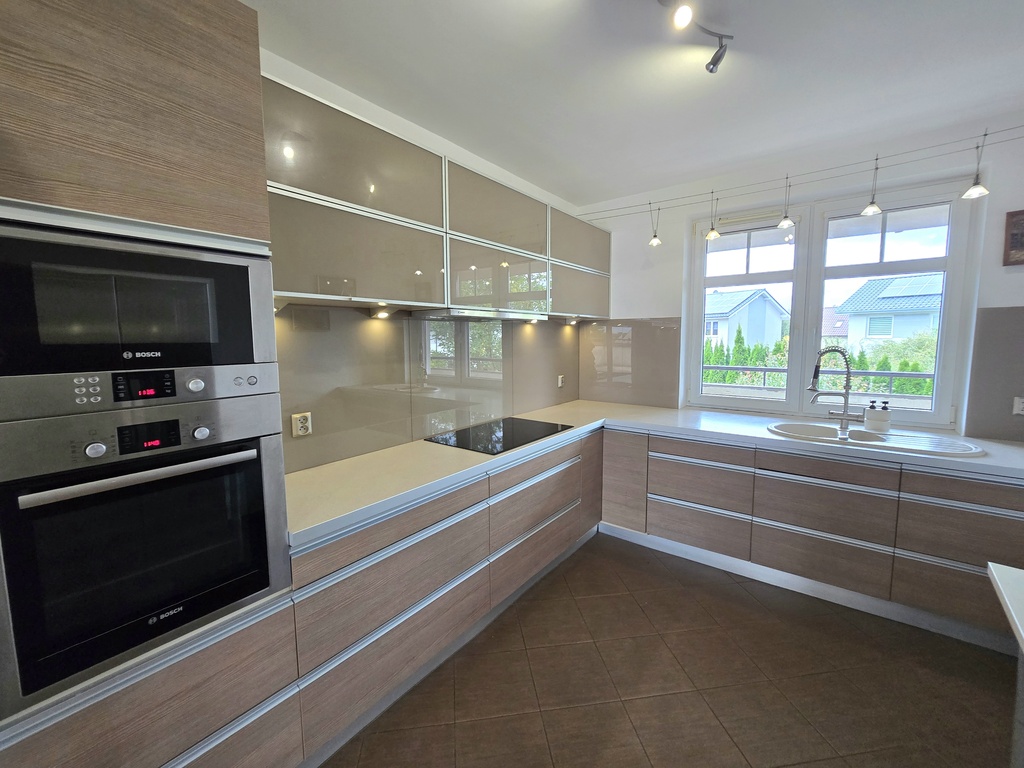 Piękne mieszkanie z dużym tarasem (6)