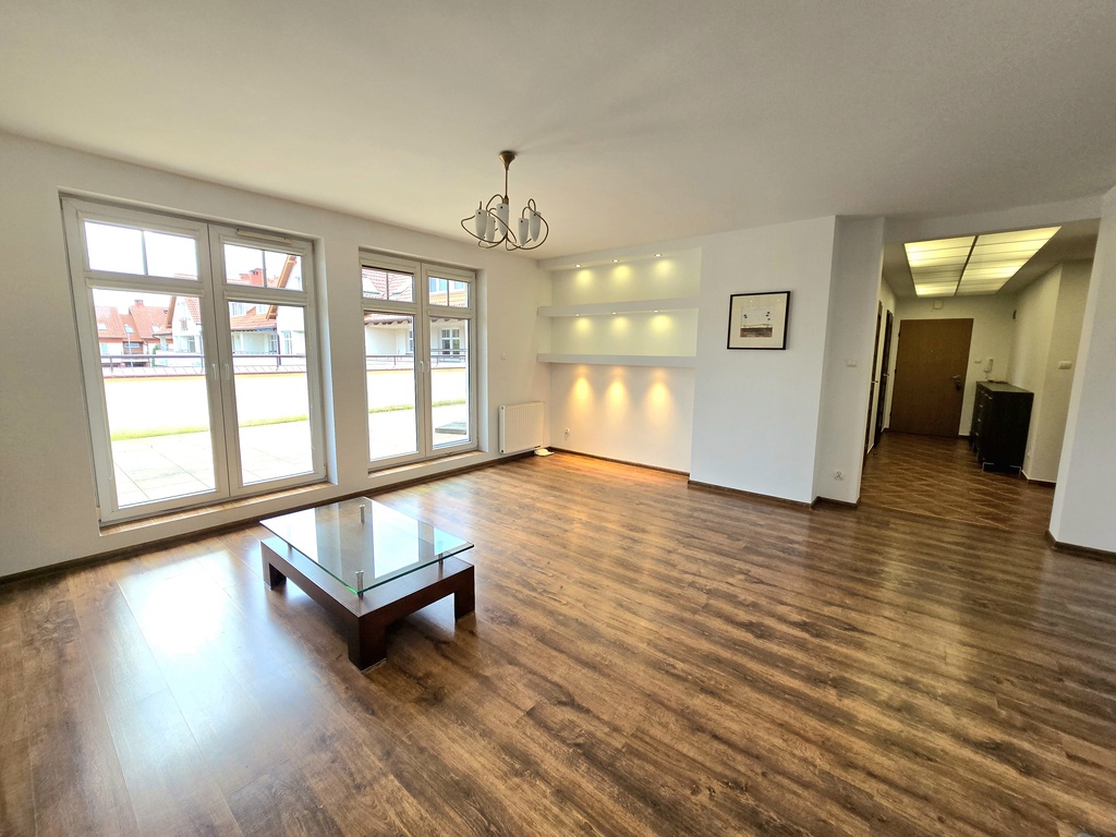 Piękne mieszkanie z dużym tarasem (2)