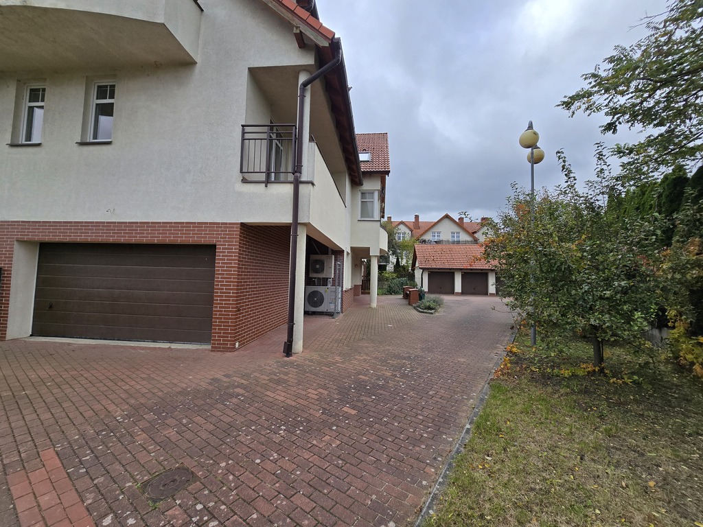 Piękne mieszkanie z dużym tarasem (27)