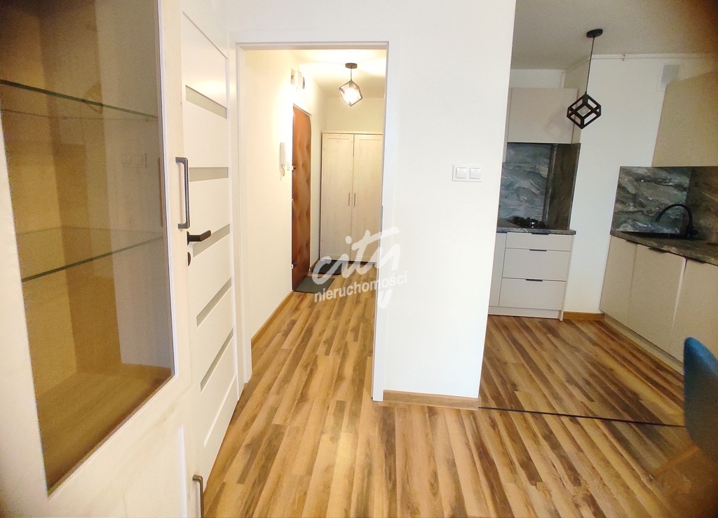 Wyremont. kawalerka z Najemcą - inwestycja,2 windy (10)