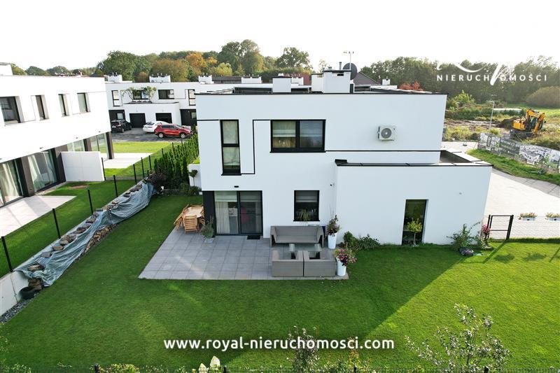 Ekskluzywny bliźniak z 2023 r. w Nowych Bielicach (3)