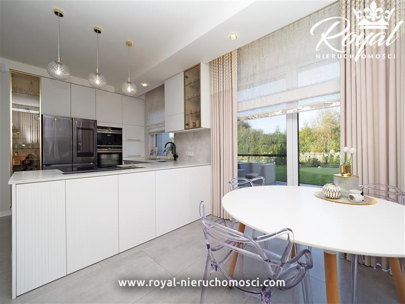 Ekskluzywny bliźniak z 2023 r. w Nowych Bielicach (6)