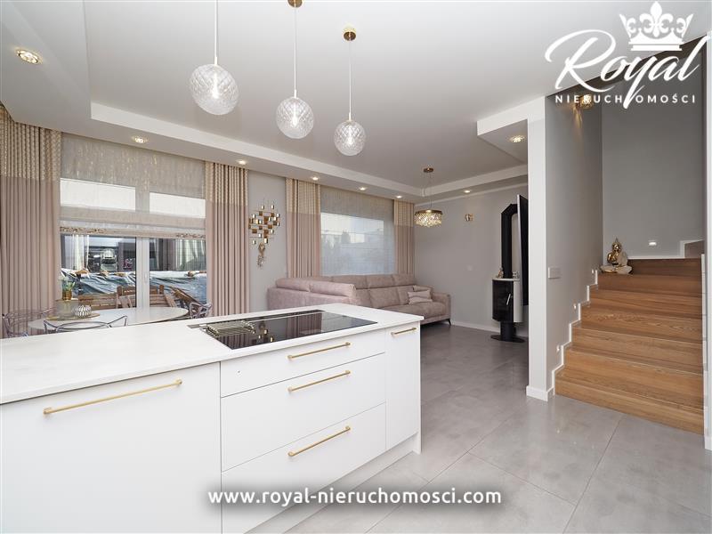 Ekskluzywny bliźniak z 2023 r. w Nowych Bielicach (7)