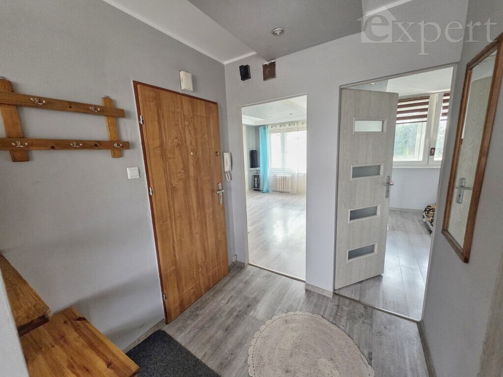 Dwa pokoje na drugim piętrze z balkonem (3)