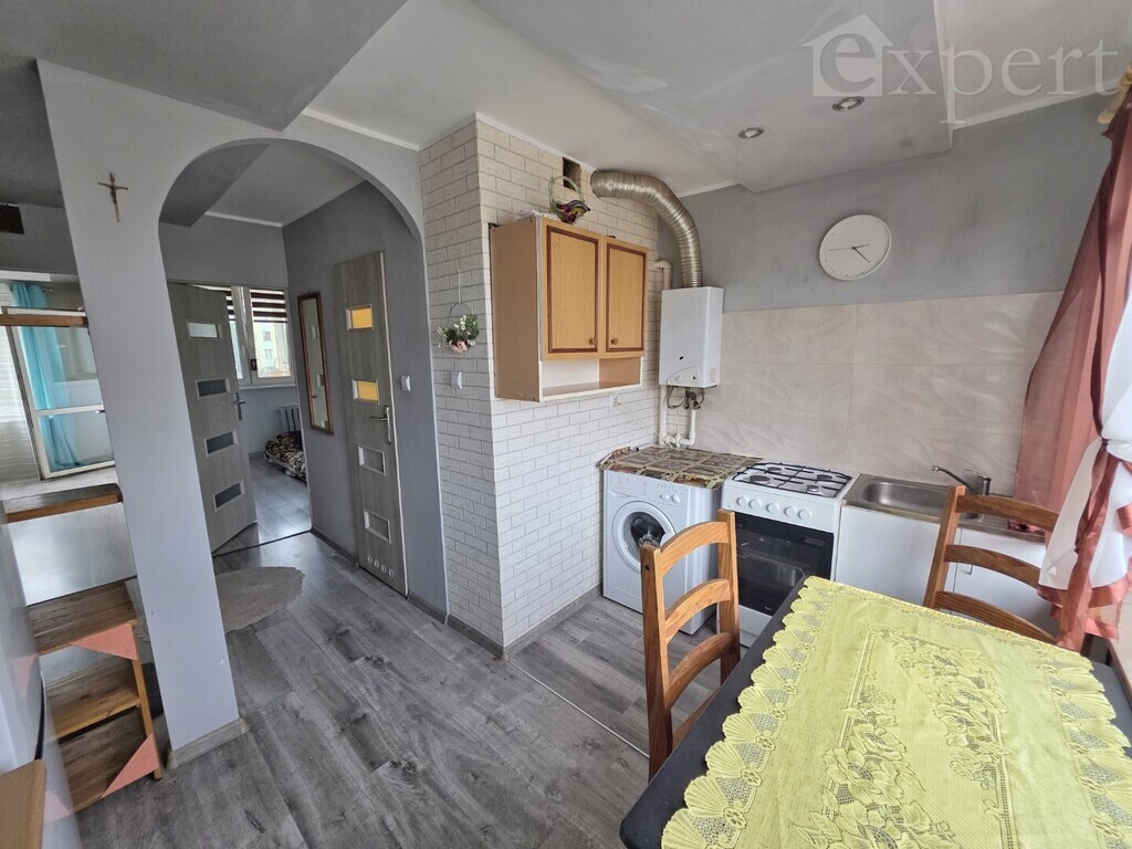 Dwa pokoje na drugim piętrze z balkonem (6)