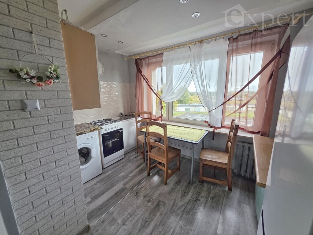 Dwa pokoje na drugim piętrze z balkonem (7)