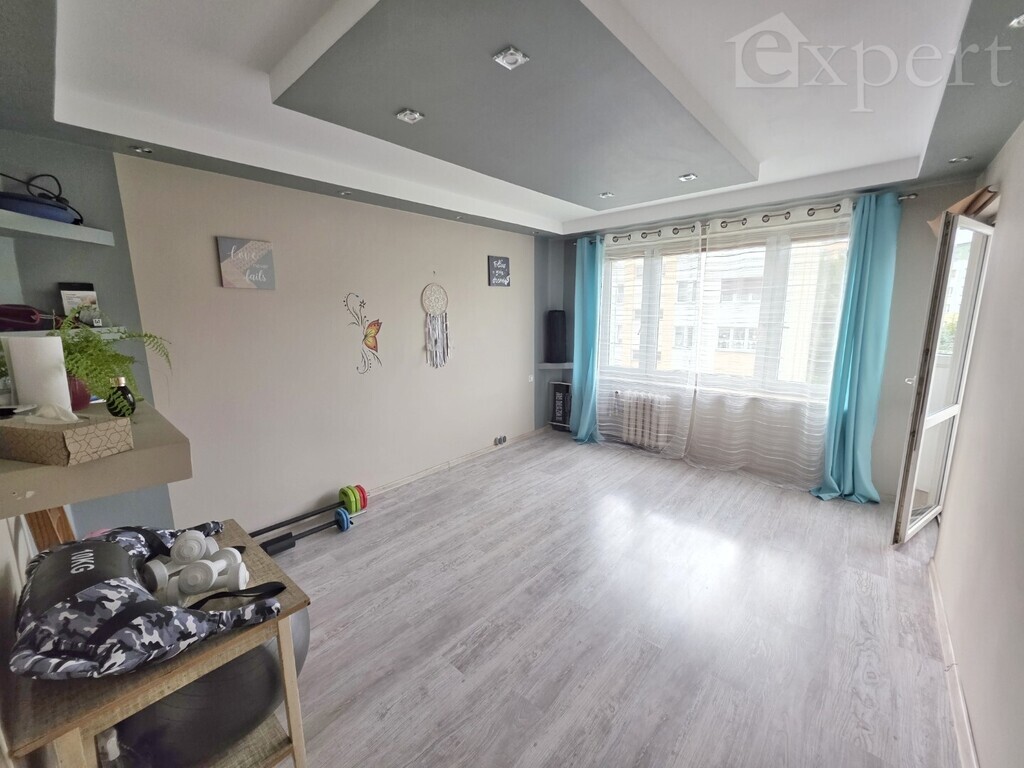 Dwa pokoje na drugim piętrze z balkonem (1)