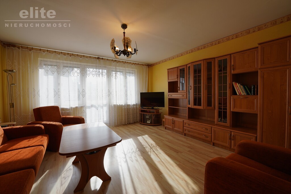 ŚRÓDMIEŚCIE, 2 pok. z balkonem i piwnicą (4)