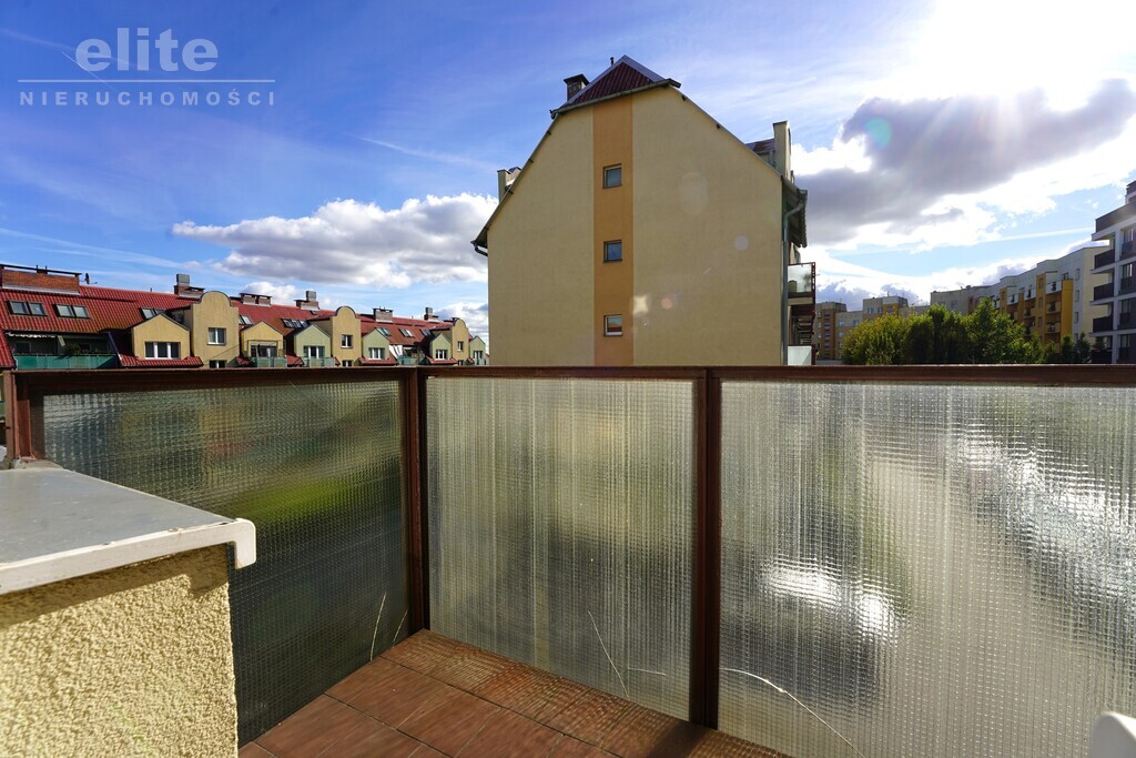 ŚRÓDMIEŚCIE, 2 pok. z balkonem i piwnicą (14)