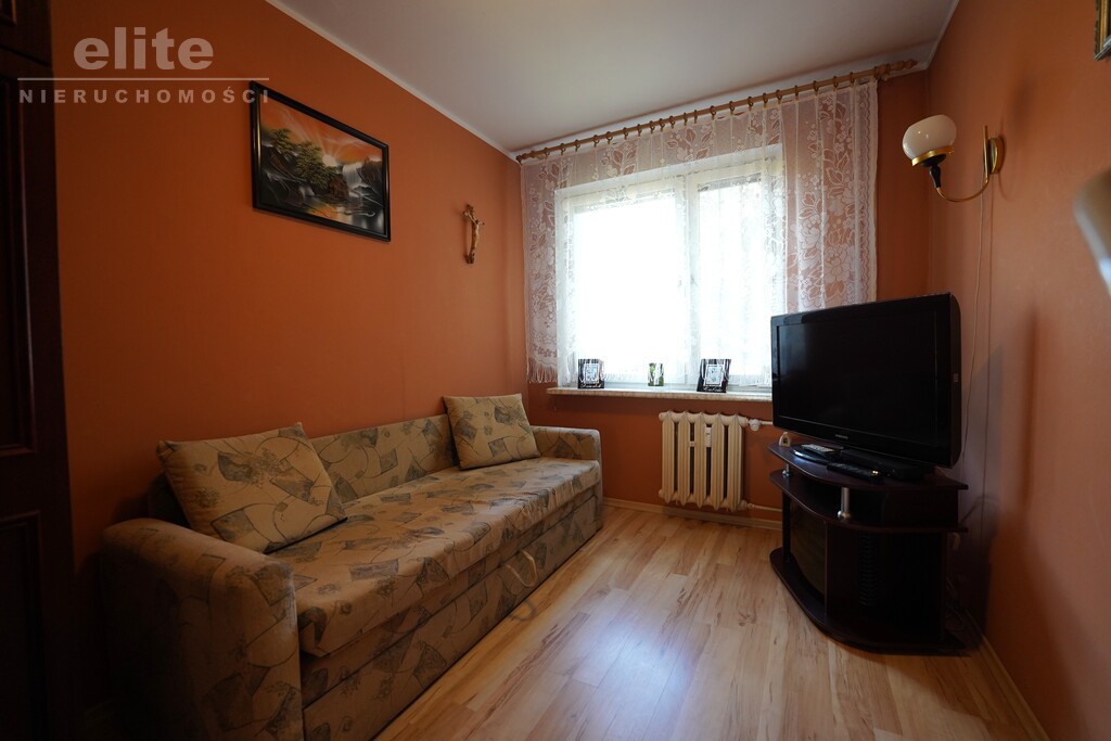 ŚRÓDMIEŚCIE, 2 pok. z balkonem i piwnicą (8)