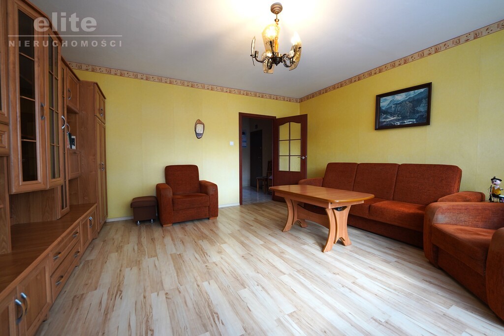 ŚRÓDMIEŚCIE, 2 pok. z balkonem i piwnicą (2)