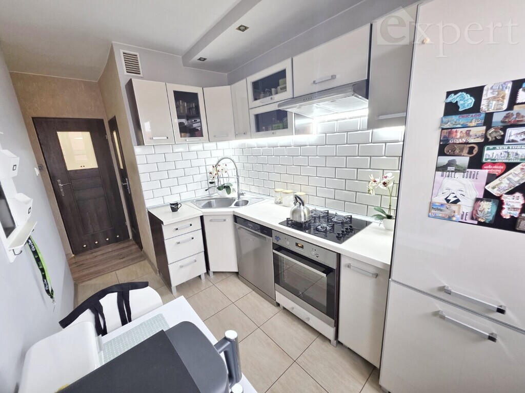 Ładne 3 pokoje os.Letnie - duży balkon  z garażem (15)