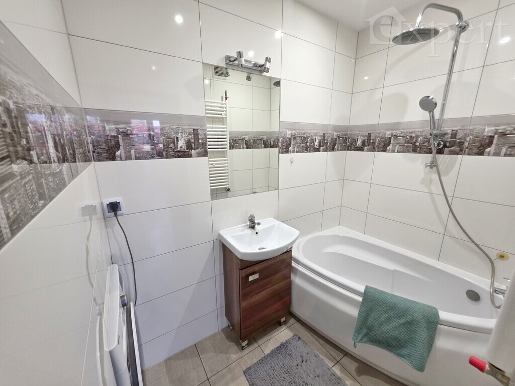 Ładne 3 pokoje os.Letnie - duży balkon  z garażem (18)