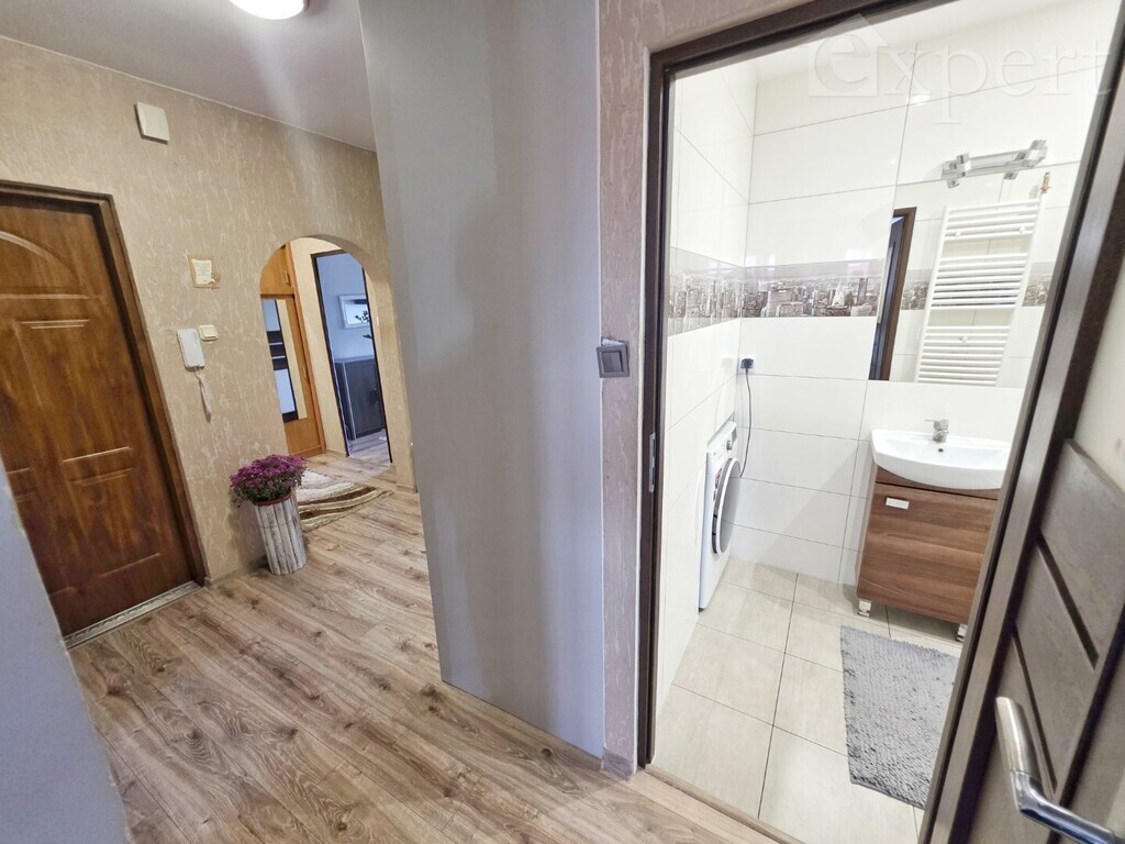 Ładne 3 pokoje os.Letnie - duży balkon  z garażem (11)