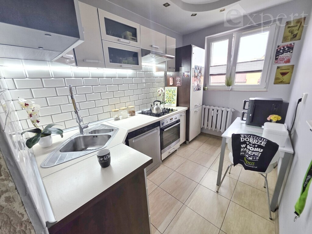 Ładne 3 pokoje os.Letnie - duży balkon  z garażem (16)