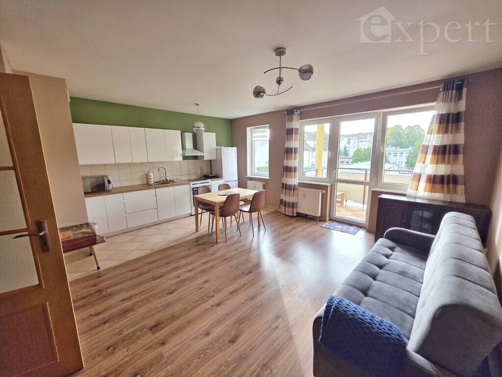 Duża kawalerka z balkonem na 1 piętrze (1)