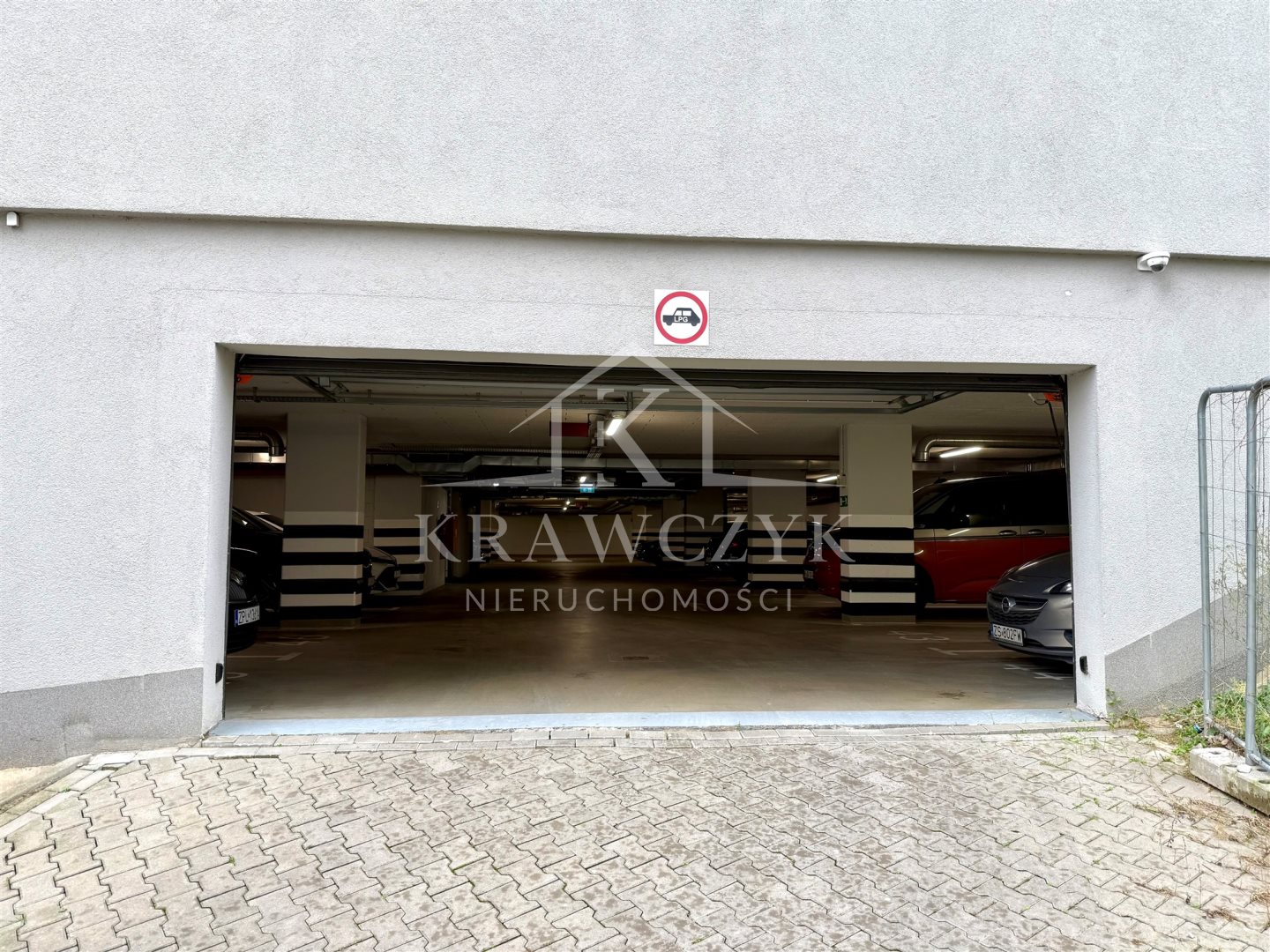 WYNAJEM 11 MIEJSC PARKINGOWYCH - CENTRUM  (6)