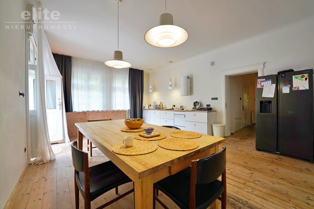 Mieszkanie w zabytkowej willi 179m2 (8)