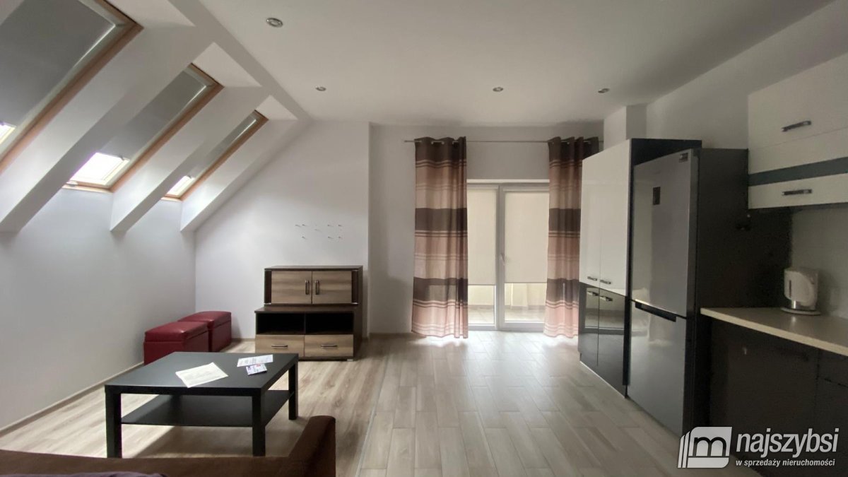 Nowogard-na wynajem 2 pokoje częsciowo umeblowane (1)