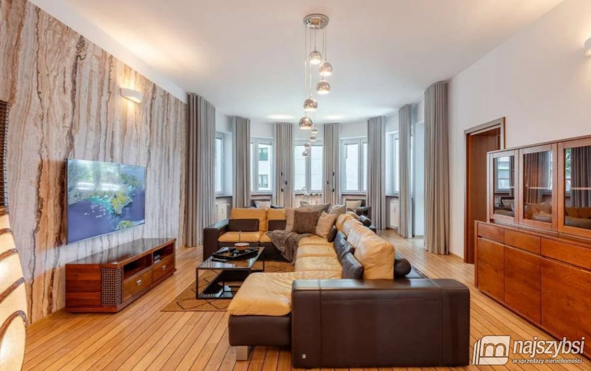 KOŁOBRZEG - LUKSUSOWE MIESZKANIE Z OGRODEM 212 M2 (2)