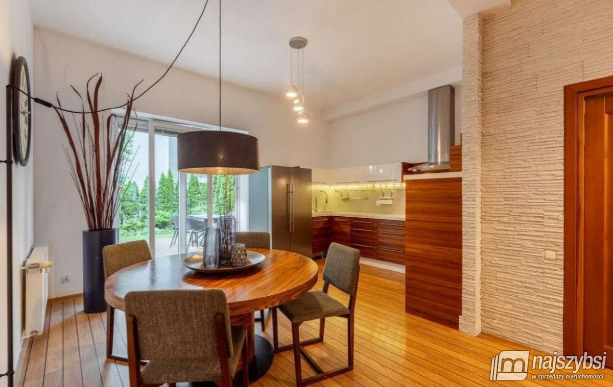KOŁOBRZEG - LUKSUSOWE MIESZKANIE Z OGRODEM 212 M2 (4)