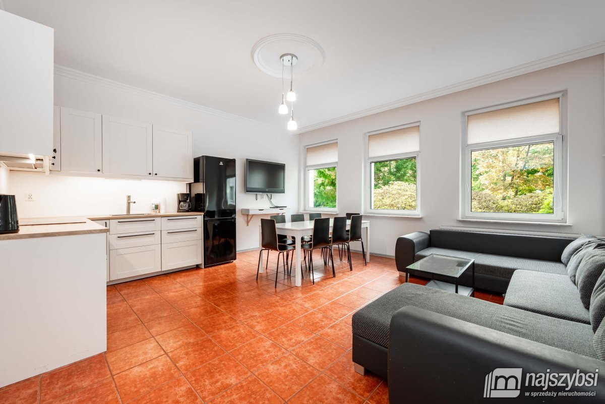 KOŁOBRZEG-PRZESTRONNE MIESZKANIE 82 M2 W PODCZELU (1)