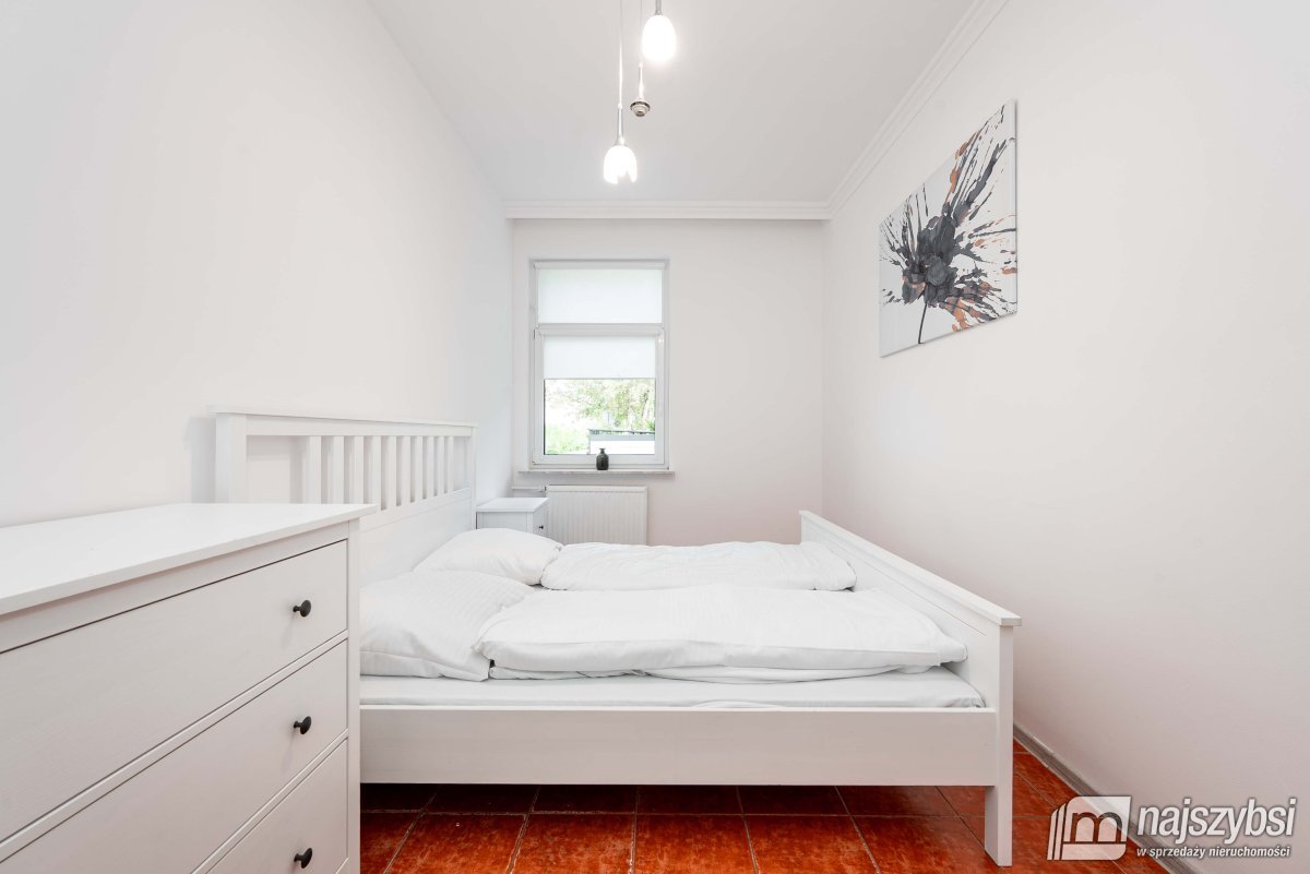KOŁOBRZEG-PRZESTRONNE MIESZKANIE 82 M2 W PODCZELU (13)