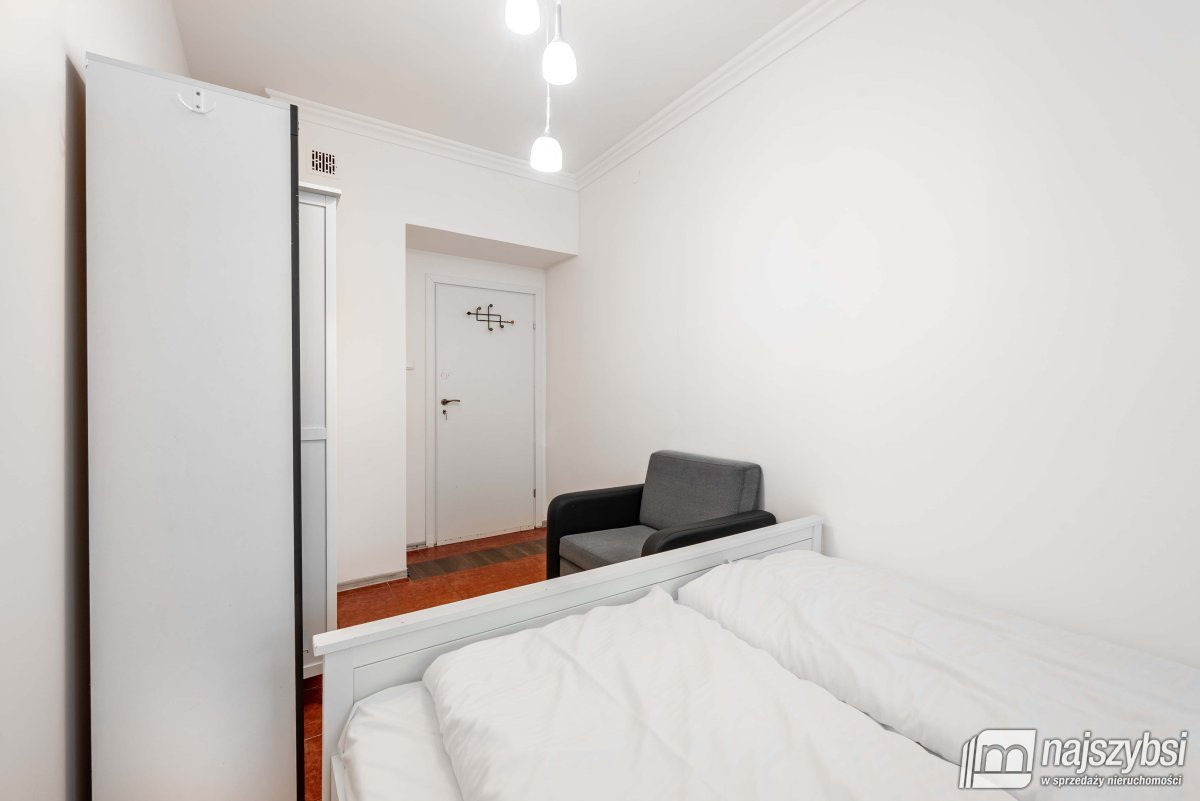KOŁOBRZEG-PRZESTRONNE MIESZKANIE 82 M2 W PODCZELU (16)