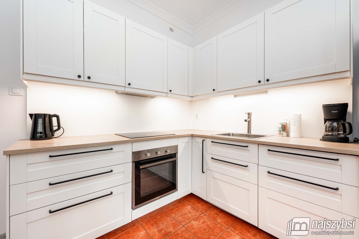 KOŁOBRZEG-PRZESTRONNE MIESZKANIE 82 M2 W PODCZELU (2)